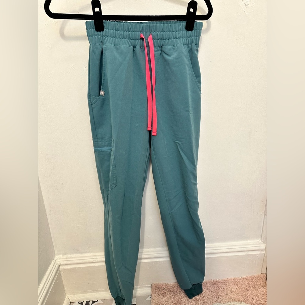 Scrub pants